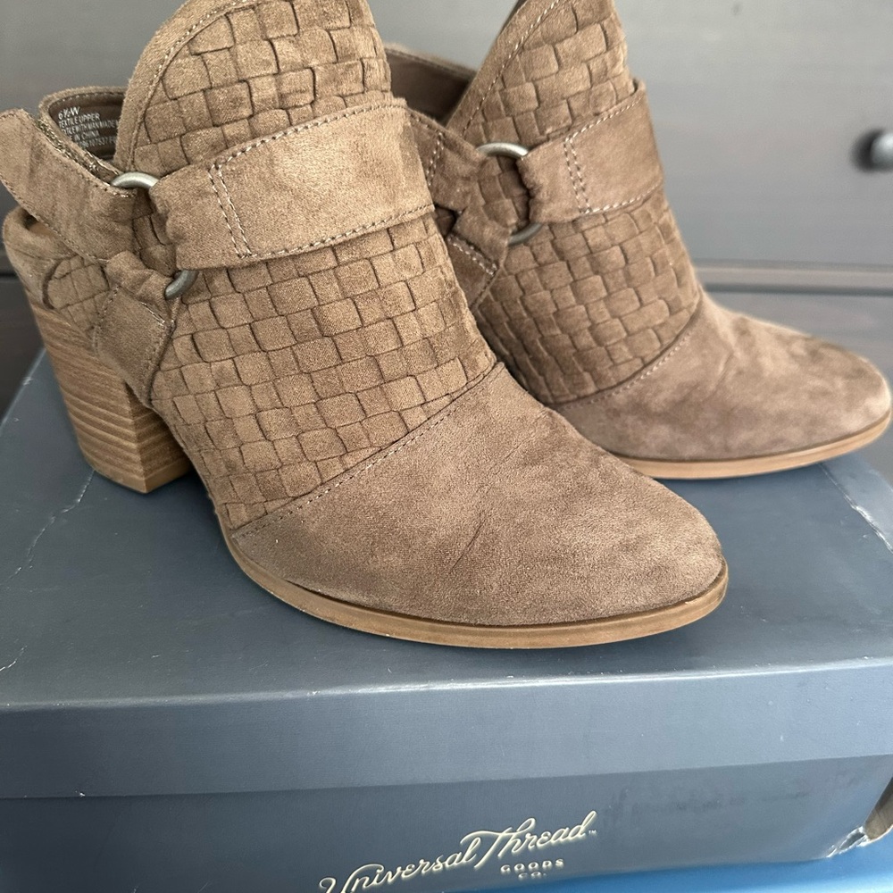 Universal Thread Women's Brown Woven Ankle Booties
